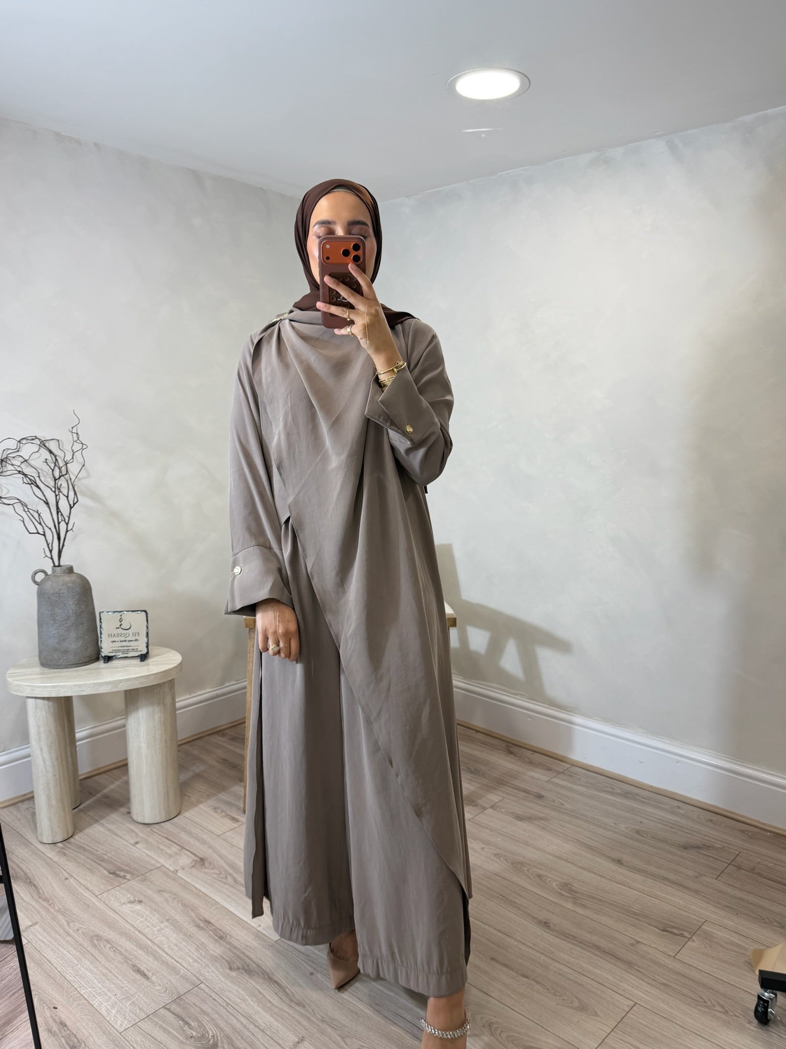 Taupe
